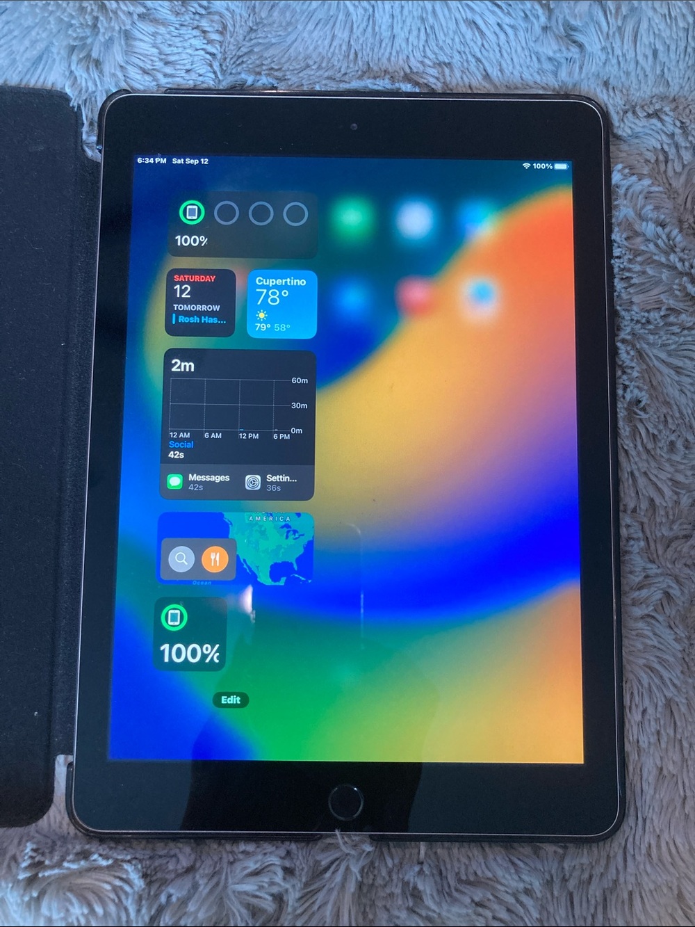 Apple iPad 5th Gen - Charger included ⚡️